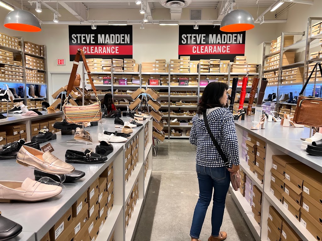 Steve Madden | 2676 Livermore Outlets Dr #820, Livermore, CA 94551, USA | Phone: (925) 960-1459