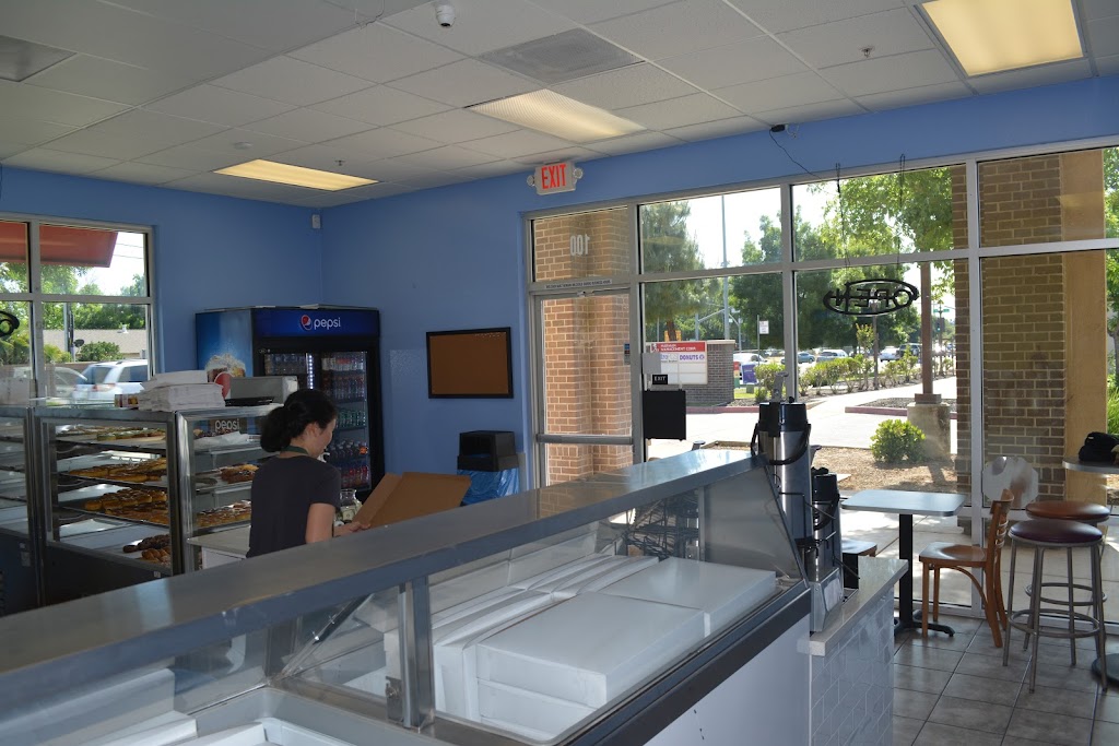 Donuts Break | 1555 Meadowview Rd Ste 100, Sacramento, CA 95832, USA | Phone: (916) 389-0657