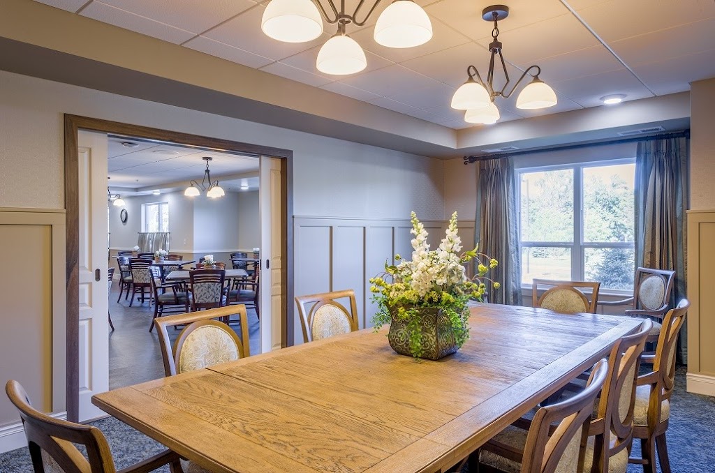 Deephaven Woods Senior living | 18025 Minnetonka Blvd, Wayzata, MN 55391, USA | Phone: (952) 288-2187