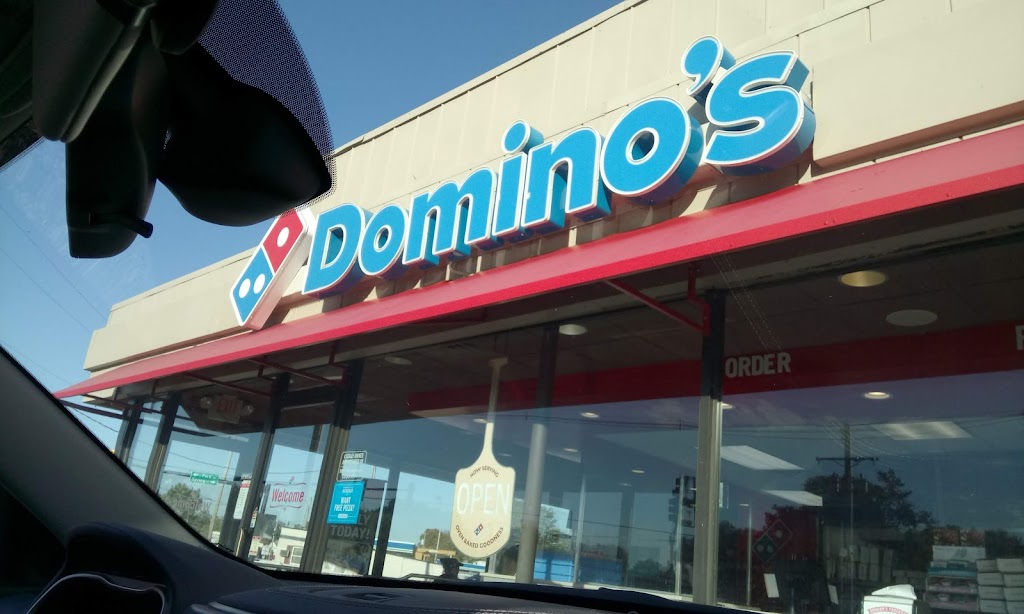 Dominos Pizza | 608 Vandalia St, Collinsville, IL 62234, USA | Phone: (618) 345-8825