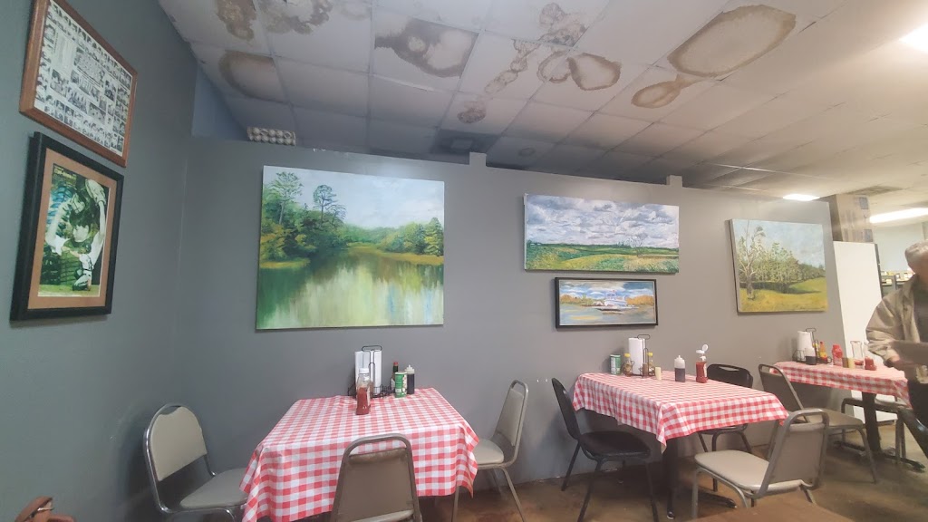 Johnny Bs Cafe | 10907 Plank Rd, Clinton, LA 70722, USA | Phone: (225) 683-3545