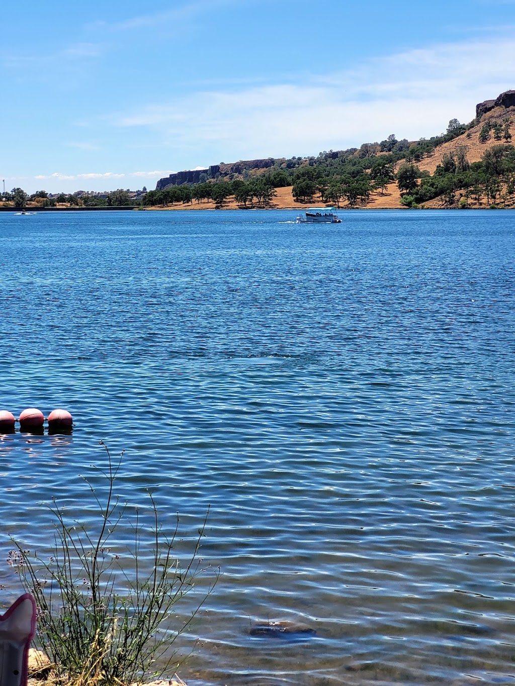 Lake Tulloch RV Campground & Marina | 14448 Tulloch Rd, Jamestown, CA 95327, USA | Phone: (209) 881-0107