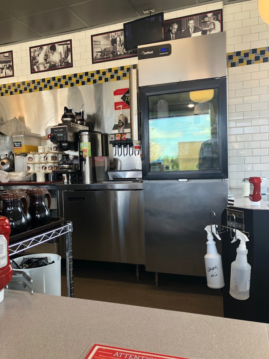 Waffle House | 2107 Lascassas Pike, Murfreesboro, TN 37130, USA | Phone: (615) 556-7183