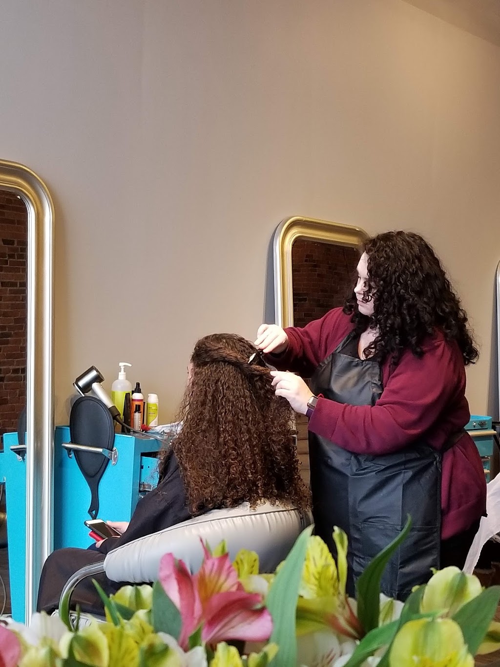 Uptown Curl - Stillwater | 120 Main St N, Stillwater, MN 55082, USA | Phone: (651) 342-1111