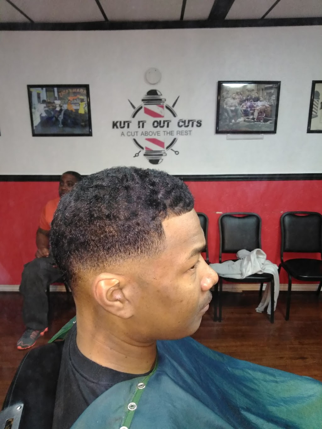 Kut It Out Cuts | 3225 I-30, Mesquite, TX 75150, USA | Phone: (214) 215-6495