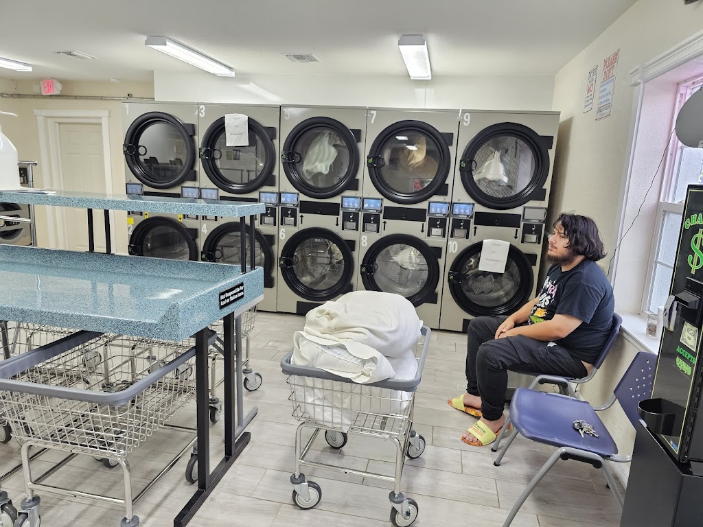 KCs Wash & Go Laundromat | 480 N 5th St, Eagle Lake, FL 33839, USA | Phone: (863) 331-5110