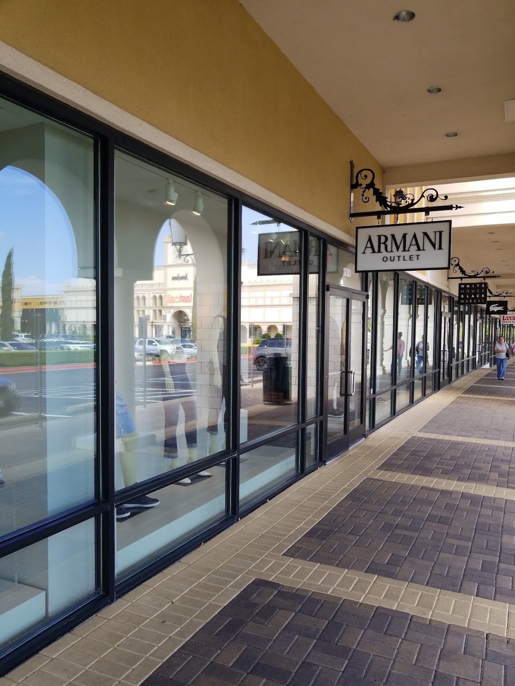 Giorgio Armani Outlet | 3939, I-35, San Marcos, TX 78666, USA | Phone: (512) 393-3060