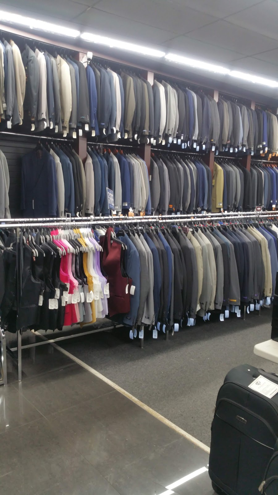 Karako Suits of Lynbrook | 55 Atlantic Ave, Lynbrook, NY 11563, USA | Phone: (516) 596-2741