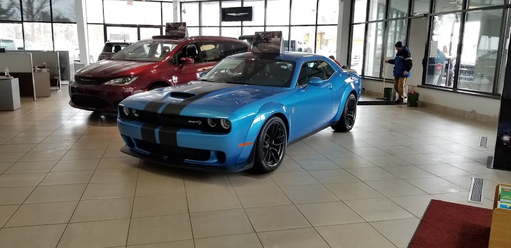 Dick Huvaere’s Richmond Chrysler Dodge Jeep RAM | 67567 Main St, Richmond, MI 48062, USA | Phone: (586) 623-5400