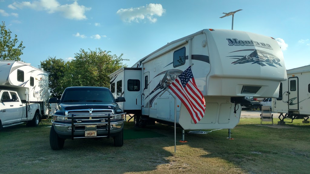 Hitchin Post RV Park | 3415 Switzer Rd, Yoder, KS 67585, USA | Phone: (620) 727-2356