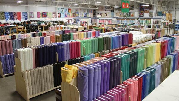 Zincks Fabric Outlet (Indiana) | 1444 Lincolnway S, Ligonier, IN 46767, USA | Phone: (260) 894-3000