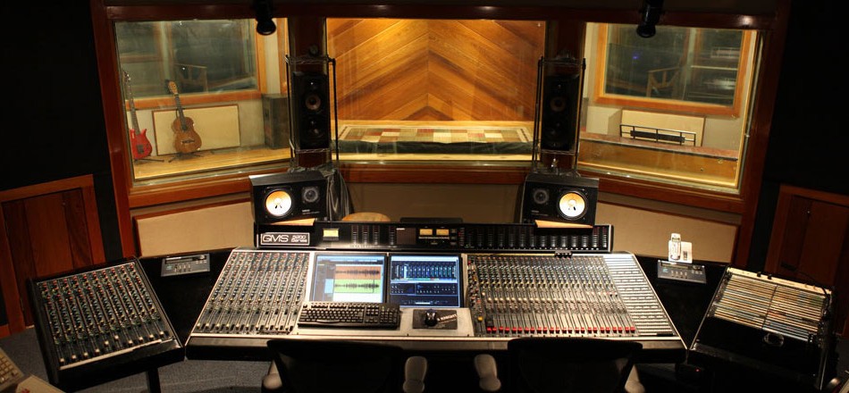 Hollywood Studio | Laurel Canyon Blvd, North Hollywood, CA 91605, USA | Phone: (586) 846-6225