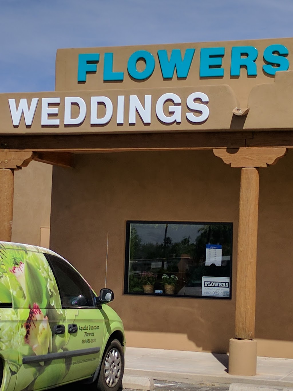 Apache Junction Flowers | 85120, 1075 S Idaho Rd Unit 101, Apache Junction, AZ 85119, USA | Phone: (480) 982-1851