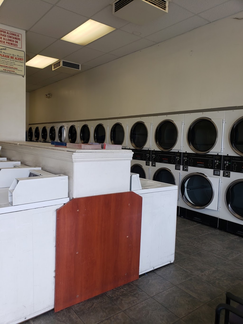 Jen Coin Laundry | 14022 Edwards St # C, Westminster, CA 92683, USA | Phone: (714) 837-3384