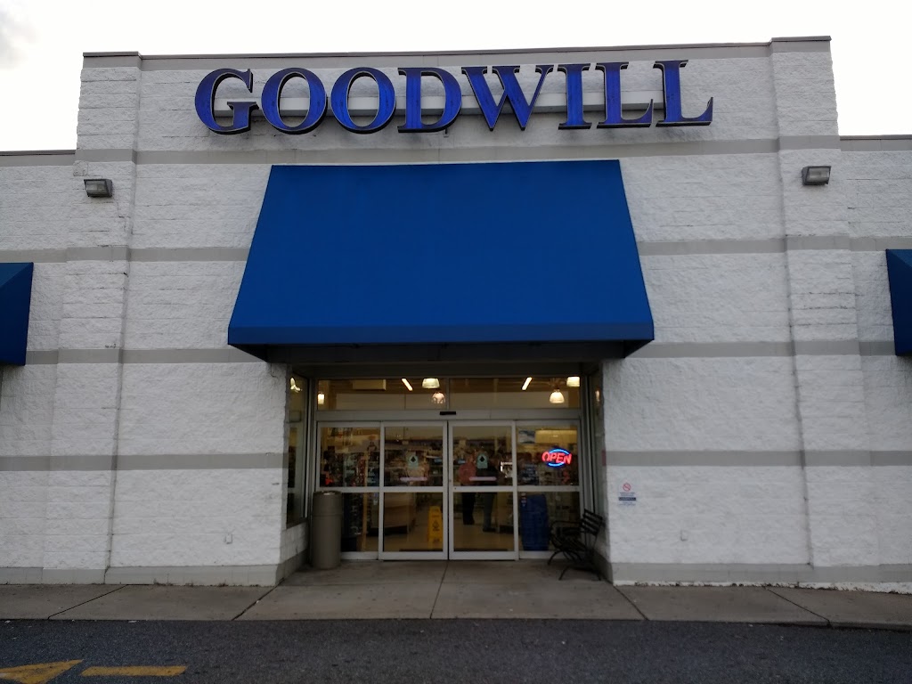 Goodwill Store and Donation Center | 284 Commonwealth Blvd W, Martinsville, VA 24112, USA | Phone: (276) 638-5100