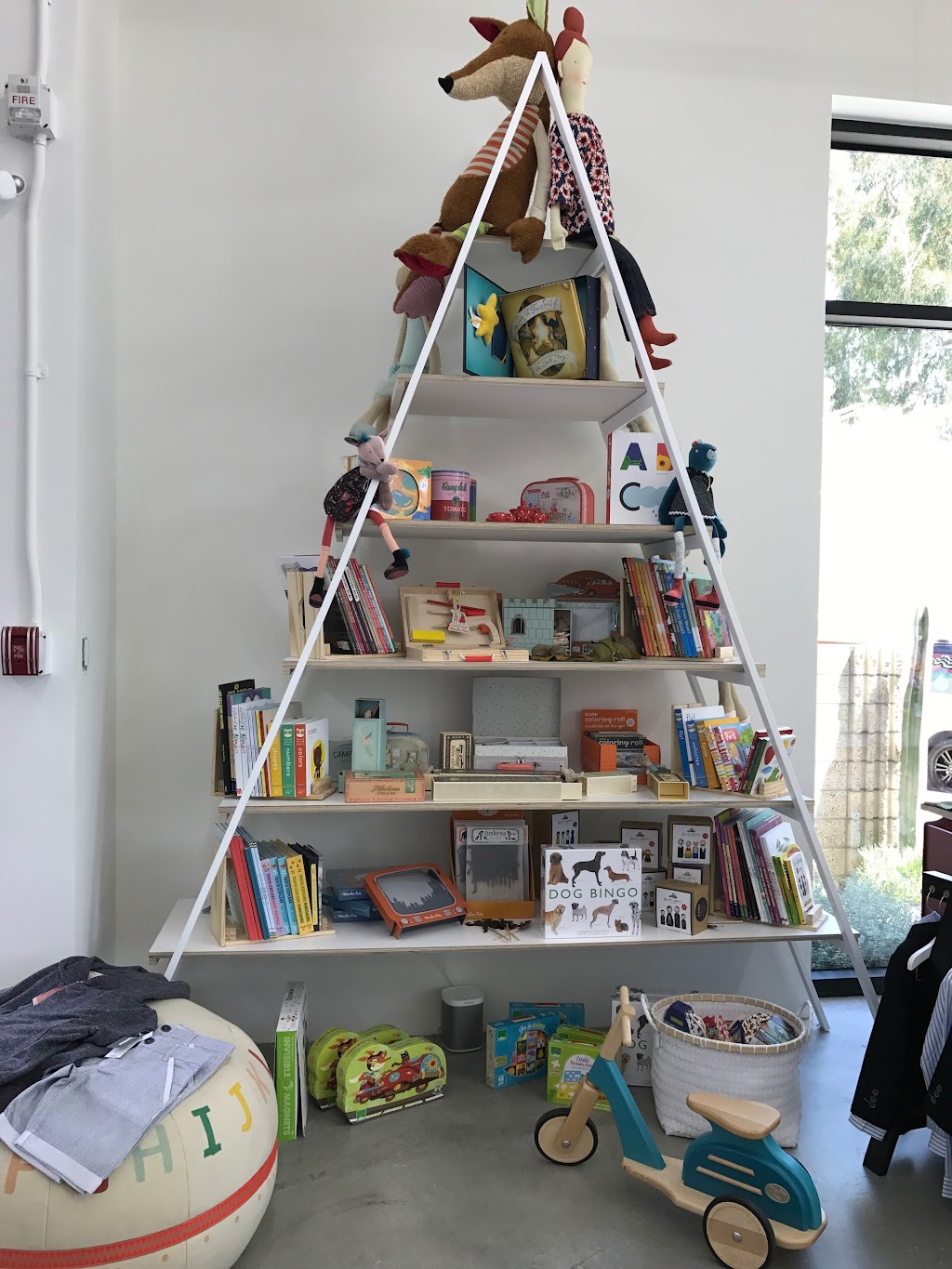 Rabbit Ladders | 860 CA-1 #C107, El Segundo, CA 90245, USA | Phone: (310) 726-9688