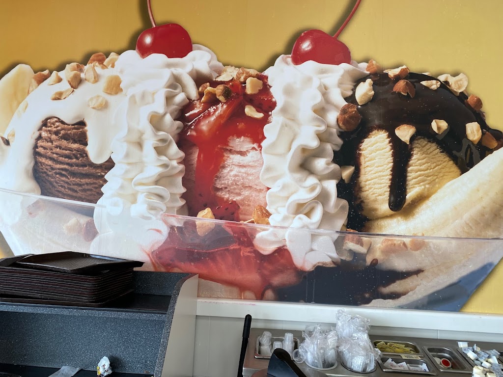 Braums Ice Cream & Dairy Store | 504 N Hwy 77, Waxahachie, TX 75165, USA | Phone: (972) 937-3006