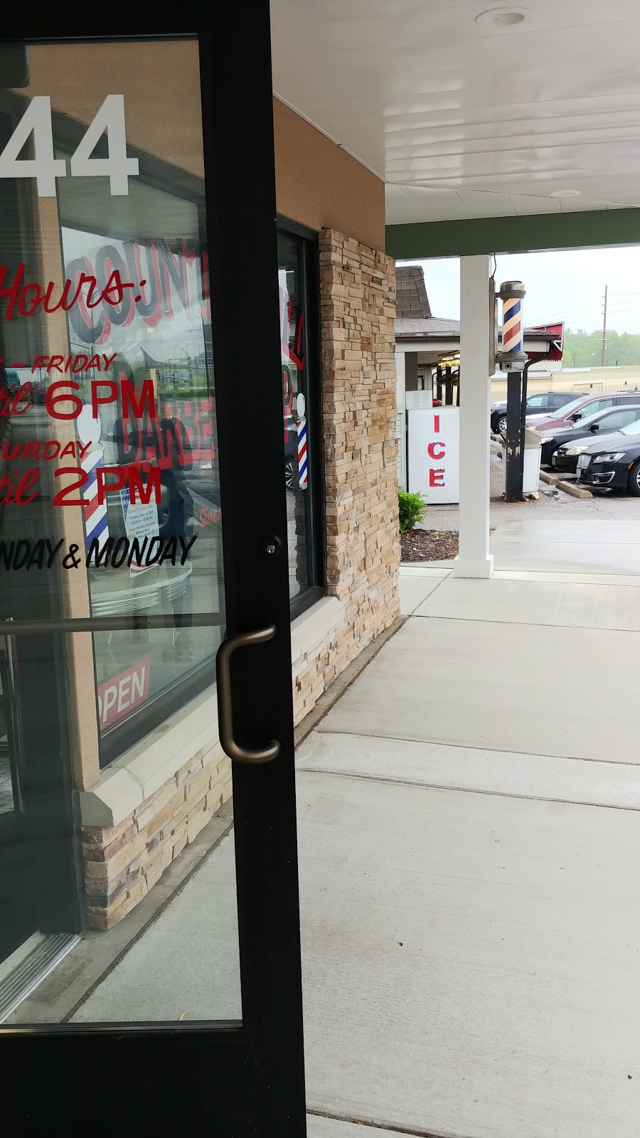 Country Hill Barber & Style | 6744 Mexico Rd, St Peters, MO 63376, USA | Phone: (636) 278-1616