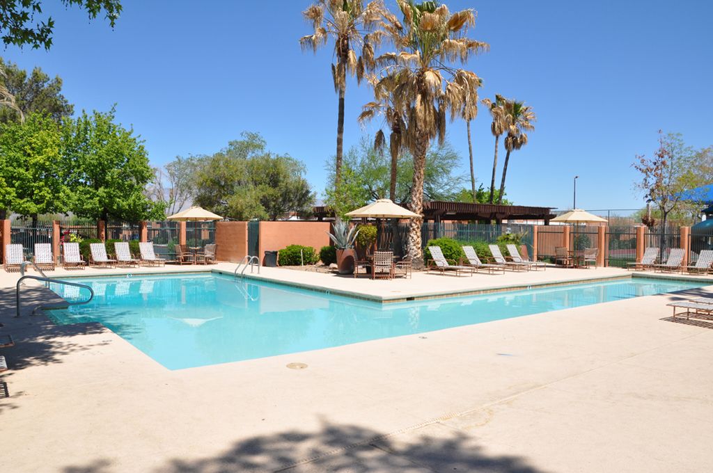 Lakeside Casitas Apartment Homes | 8250 E Golf Links Rd, Tucson, AZ 85730, USA | Phone: (520) 445-8345