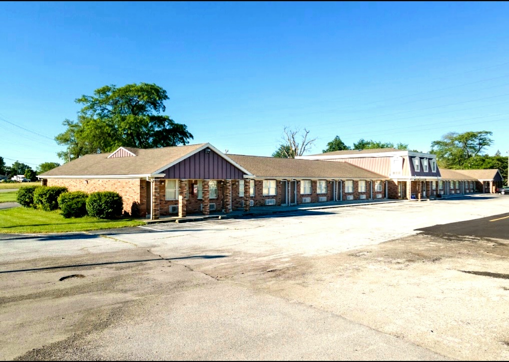 Country Club Inn and Suites | 737 Independence Ave, Fostoria, OH 44830, USA | Phone: (419) 701-7772