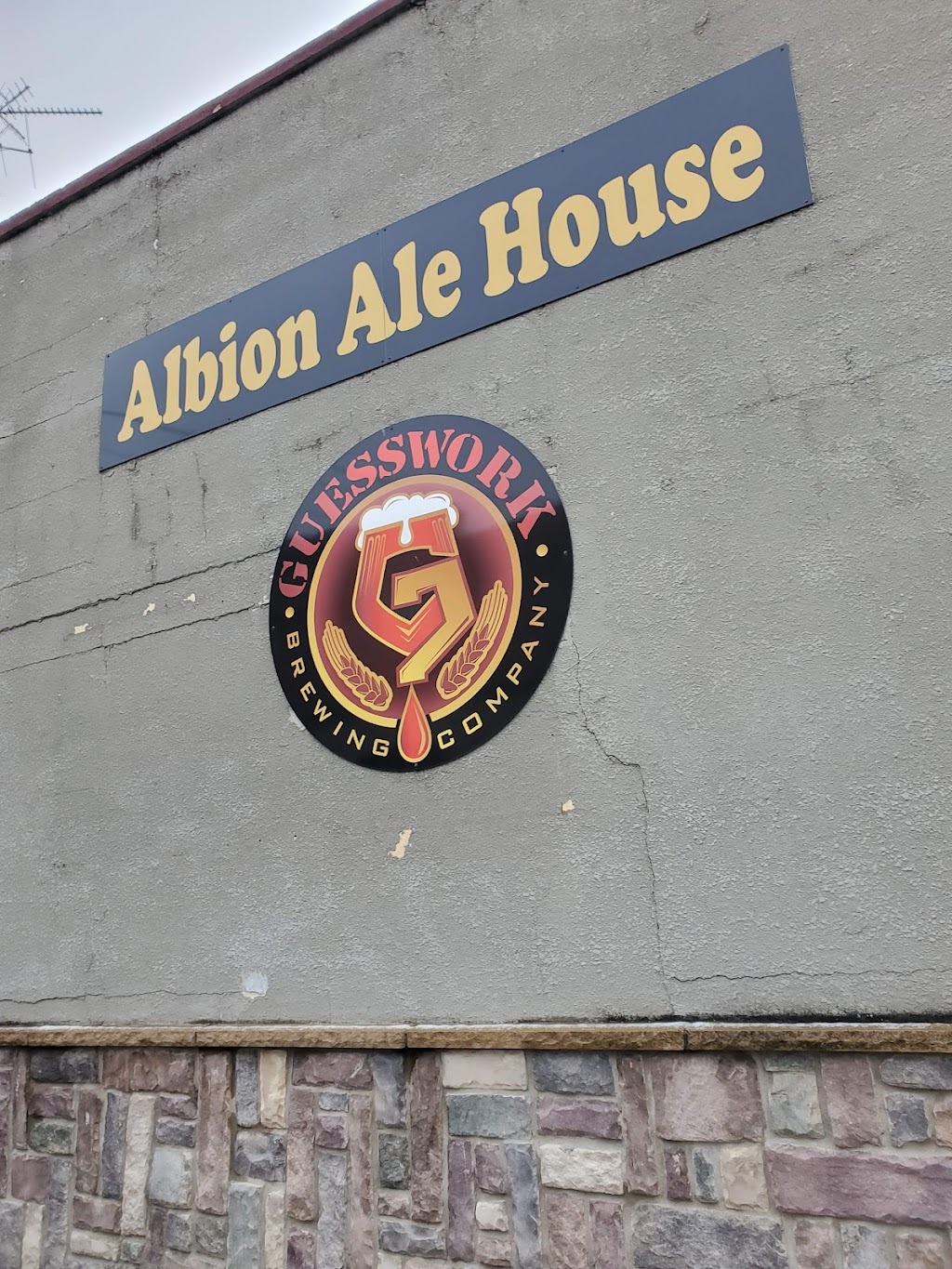 Albion Alehouse | 108 S Orange St, Albion, IN 46701, USA | Phone: (260) 636-2446