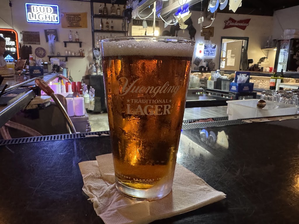 Willys Bar & Grill | 130 N Broadway St, Fellsmere, FL 32948, USA | Phone: (772) 228-8648