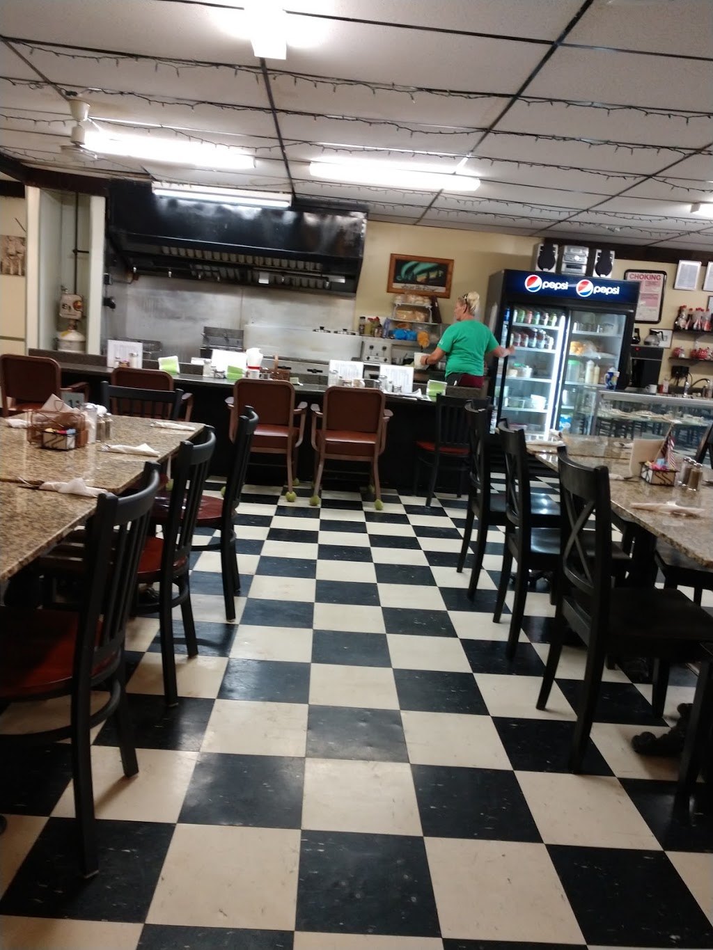 DaWns Restaurant & Bakery | 69 N Main St, Angola, NY 14006, USA | Phone: (716) 549-2901