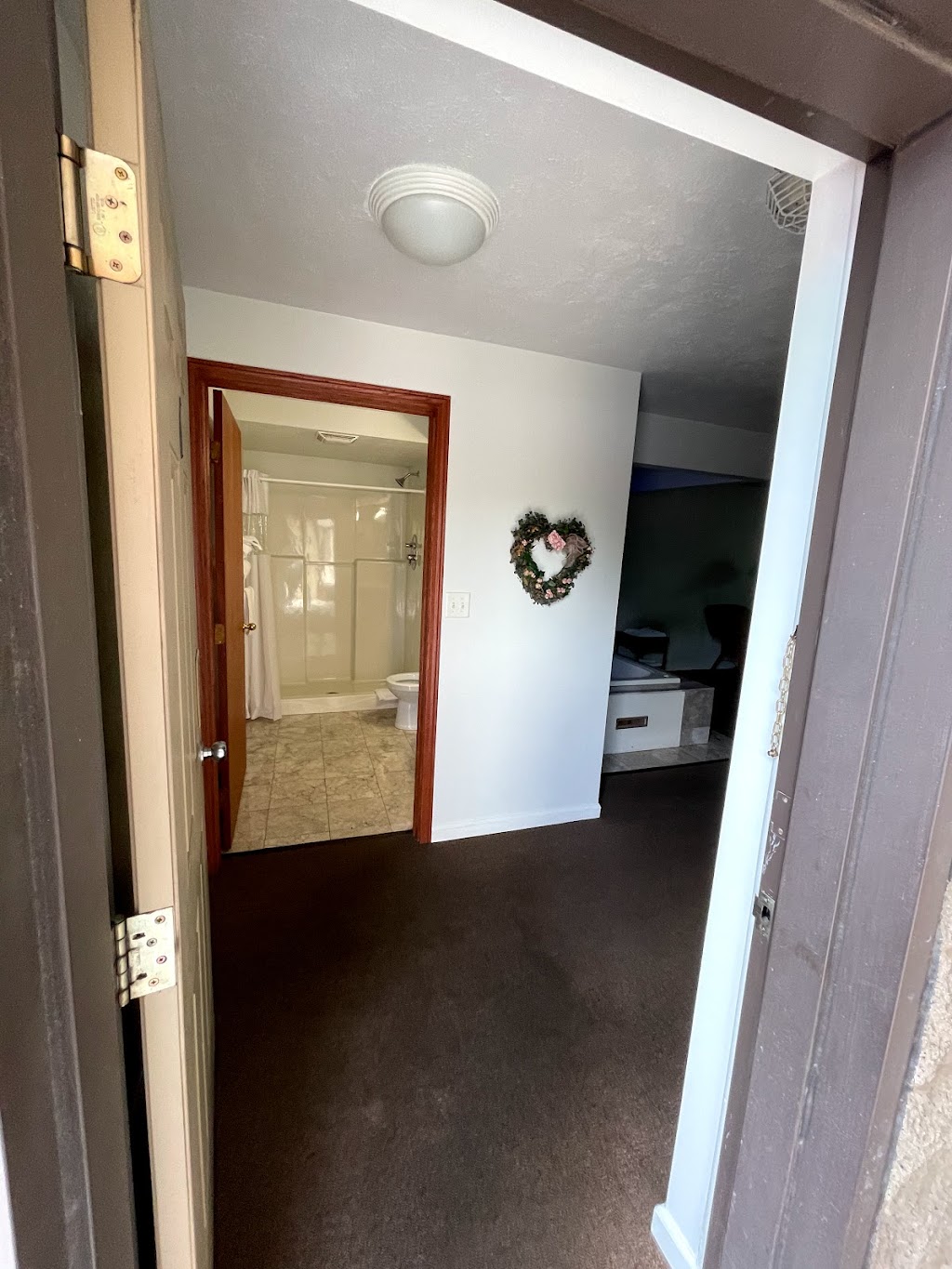 VIBE INN - WHIRLPOOL SUITES | 7307 Ogden Ave, Lyons, IL 60534, USA | Phone: (708) 442-5120