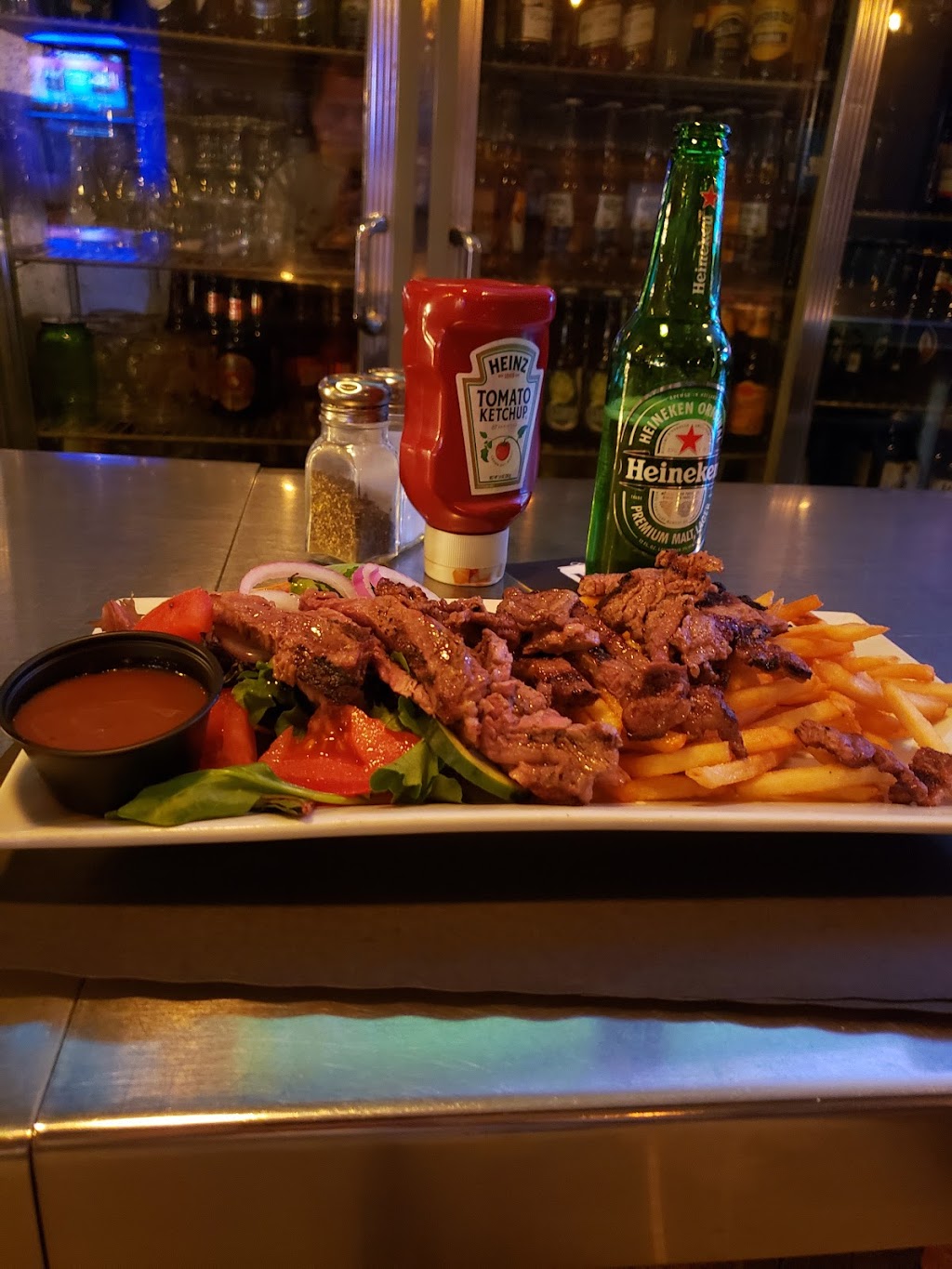 Underdog Bar & Grill | 4 Church St, Haledon, NJ 07508 | Phone: (973) 720-5999