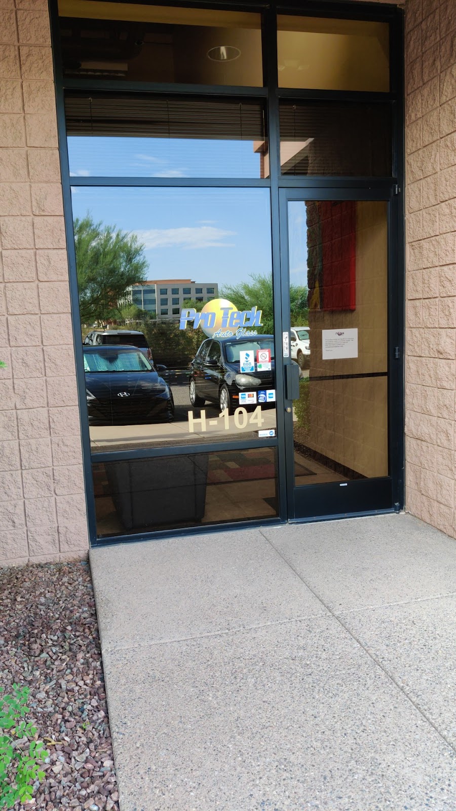 Pro Tech Auto Glass | 2340 W Parkside Ln suite h-104, Phoenix, AZ 85027, USA | Phone: (602) 795-1320