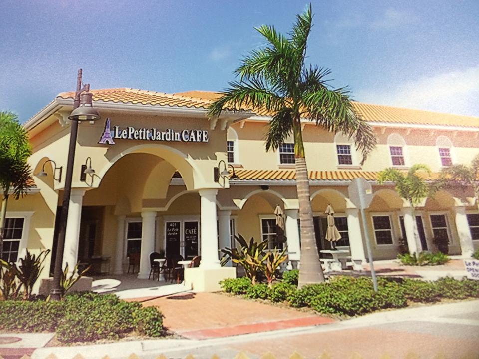 Le Petit Jardin Cafe | 1500 E Venice Ave #401, Venice, FL 34292, USA | Phone: (941) 244-3231