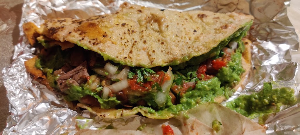 Tacos Mago El huevon | Av. Rampa Quetzalcoatl 7103-7114, Colinas de Aragon, 22710 Rosarito, B.C., Mexico | Phone: 661 101 9158