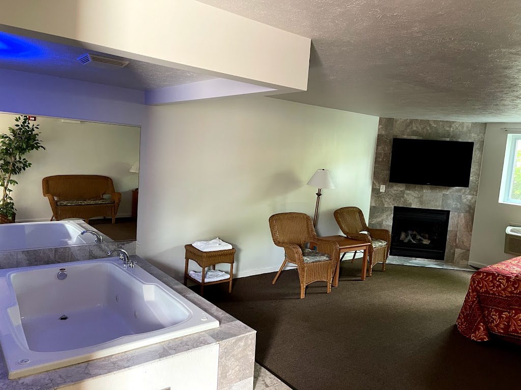 VIBE INN - WHIRLPOOL SUITES | 7307 Ogden Ave, Lyons, IL 60534, USA | Phone: (708) 442-5120