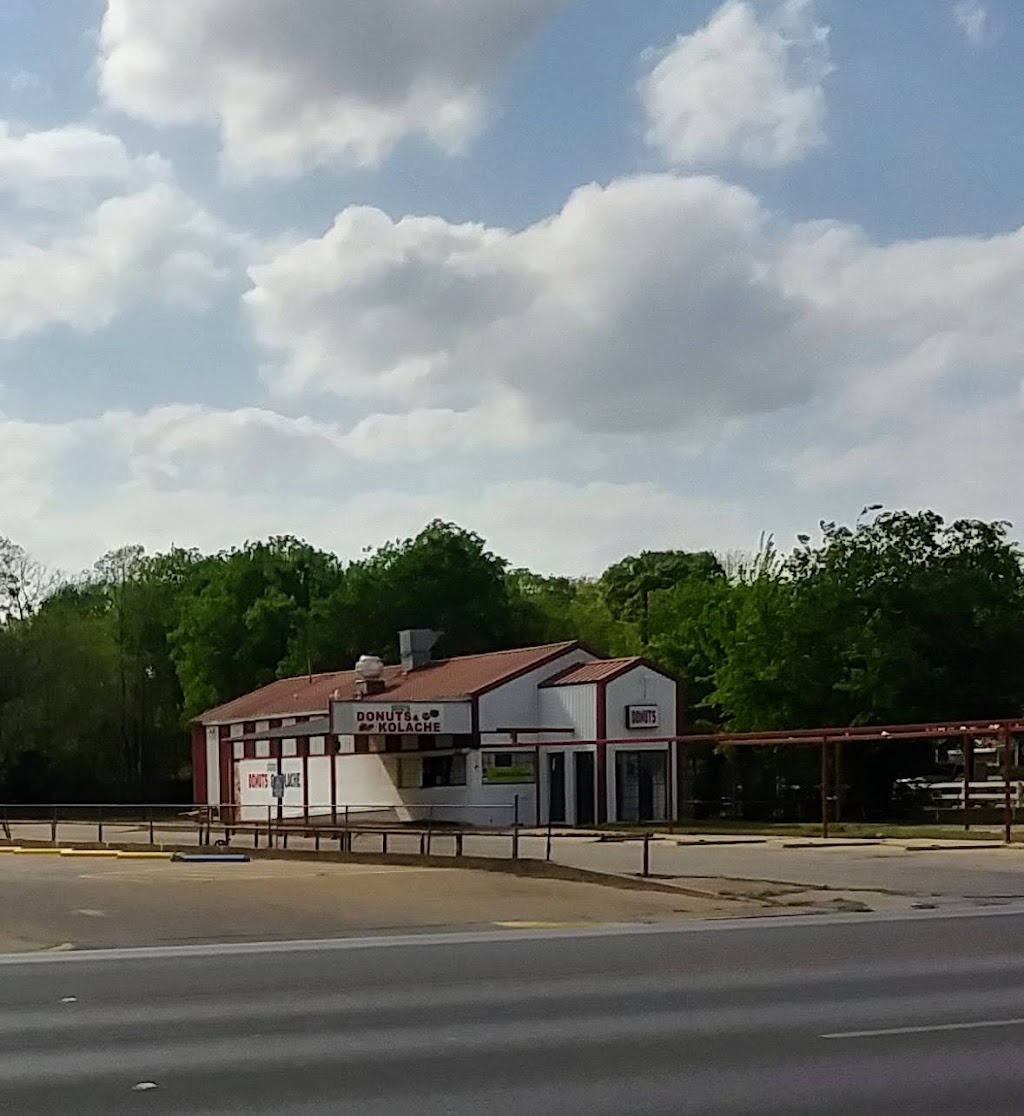 Sues Donuts and Kolache | 1012 S Main St, Weatherford, TX 76086, USA | Phone: (817) 776-4778