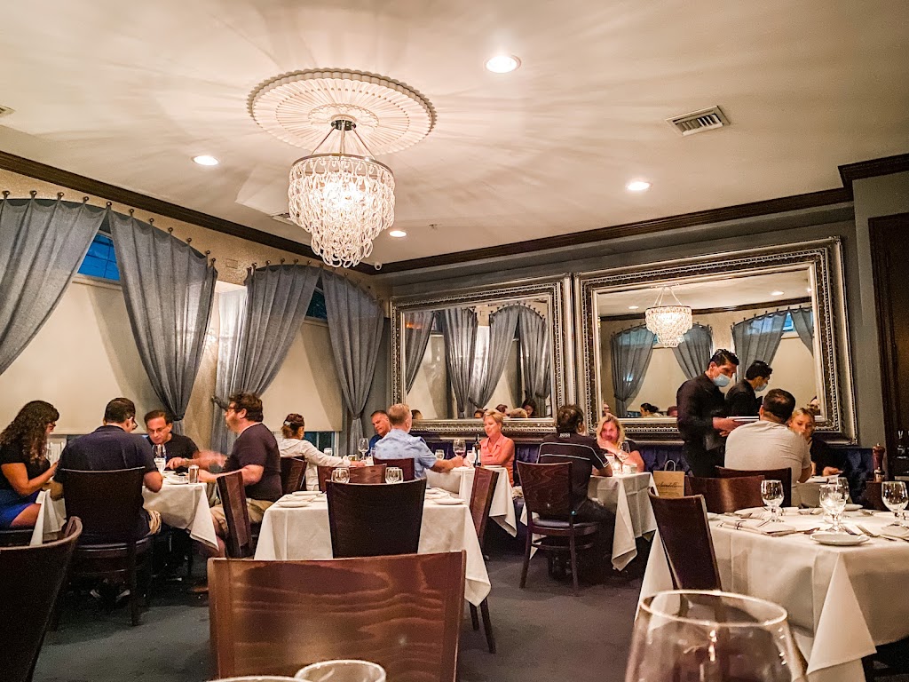 Sardellis Italian Steakhouse | 331 Van Buren St, Hollywood, FL 33019, USA | Phone: (954) 921-8331