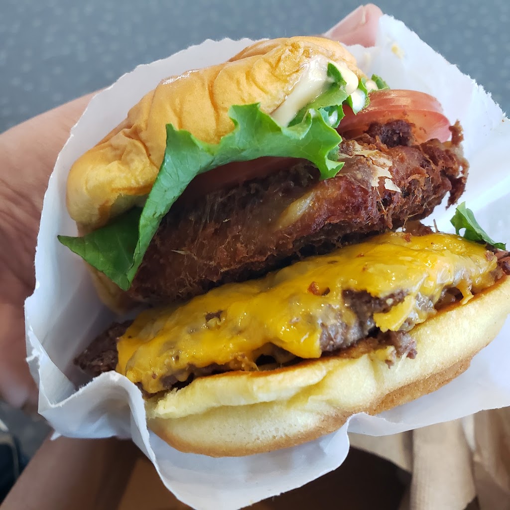 Shake Shack | 8900 Peña Blvd, Denver, CO 80249 | Phone: (720) 868-5936