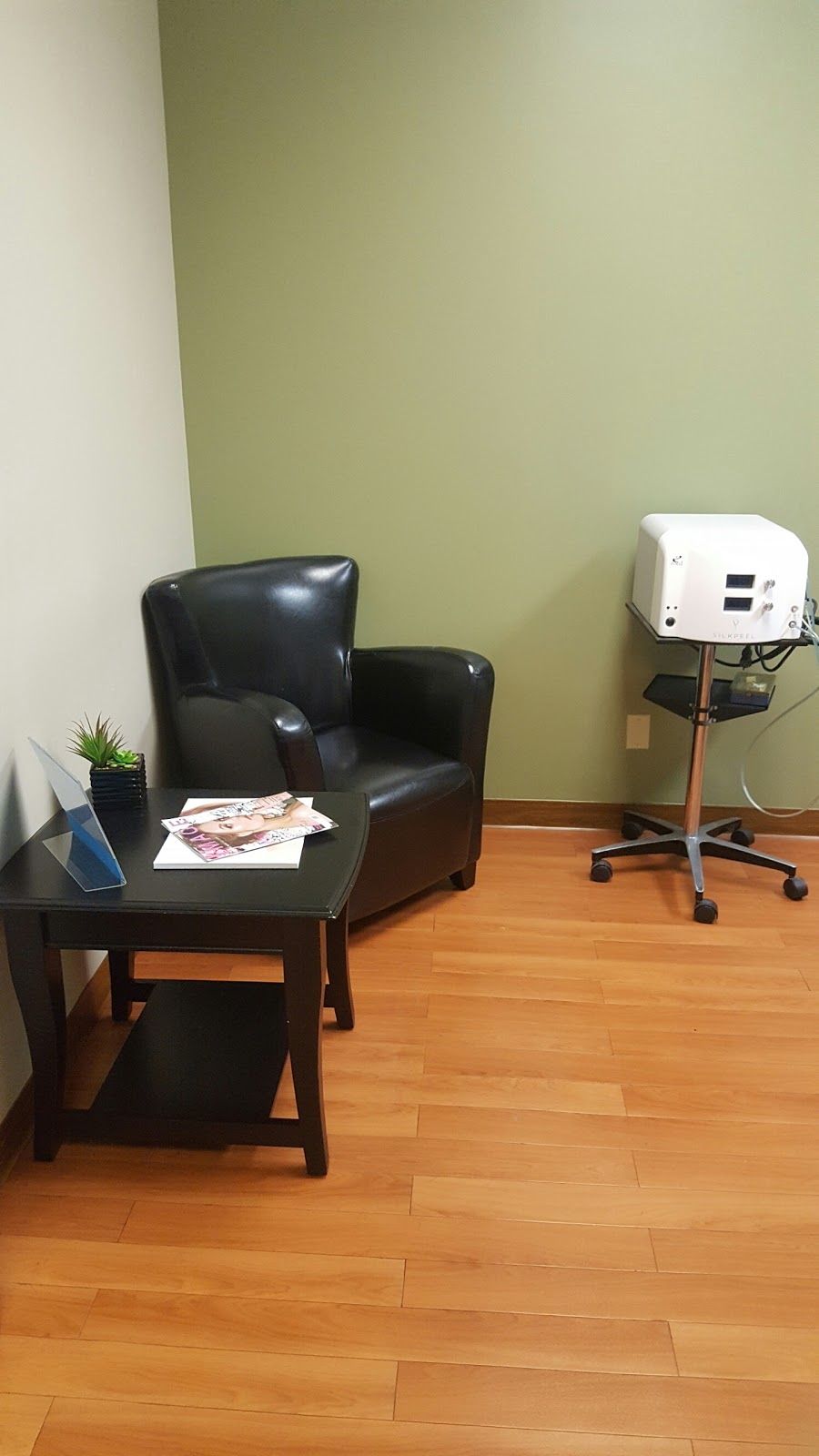 Alternative Medi Spa | 2208 Midwest Rd #102, Oak Brook, IL 60523 | Phone: (630) 472-3075