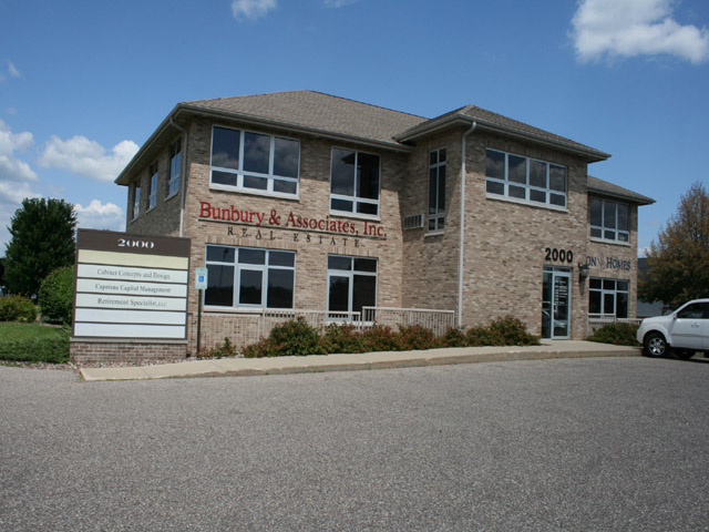 Bunbury & Associates Realtors | 2000 Prairie St #100, Prairie Du Sac, WI 53578, USA | Phone: (608) 643-8525