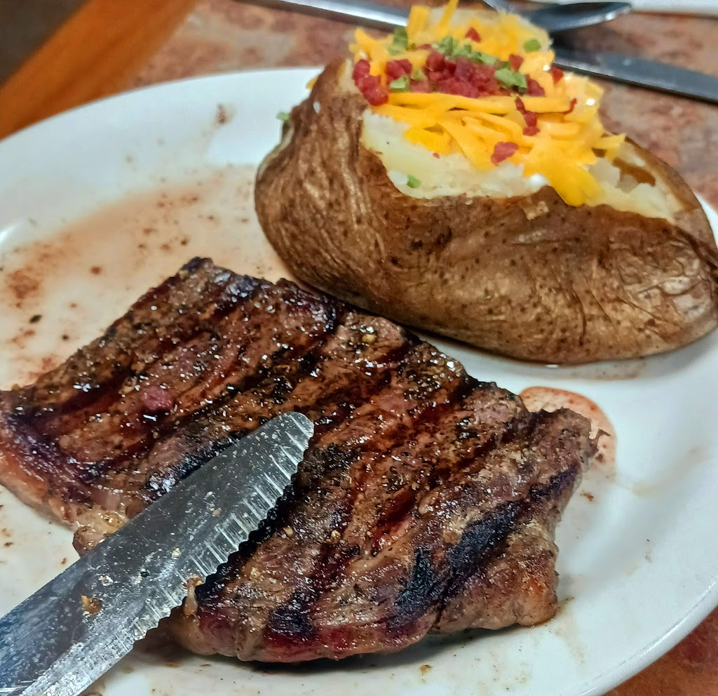 Triple C Steakhouse | 698 E Hondo Ave, Devine, TX 78016, USA | Phone: (830) 663-3636