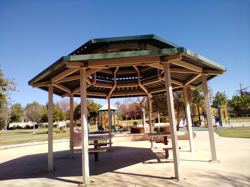 Solera Gardens Park | 6010 Miramonte Dr, Bakersfield, CA 93306, USA | Phone: (661) 326-3866