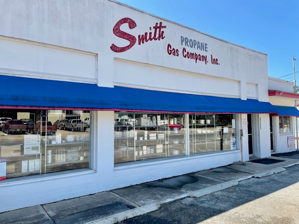 Smith Gas Company | 1607 3rd St, Floresville, TX 78114, USA | Phone: (830) 393-2533