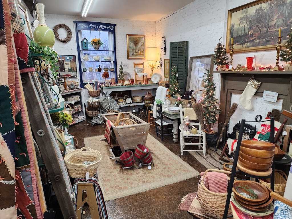 Lumber Mill Antique Mall | 721 W 1st St, Madison, IN 47250, USA | Phone: (812) 273-3040