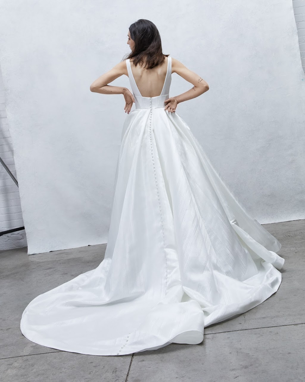 Rivini Wedding Dresses Oakbrook Terrace | 17W527 Roosevelt Rd #102, Oakbrook Terrace, IL 60181, USA | Phone: (630) 866-8584