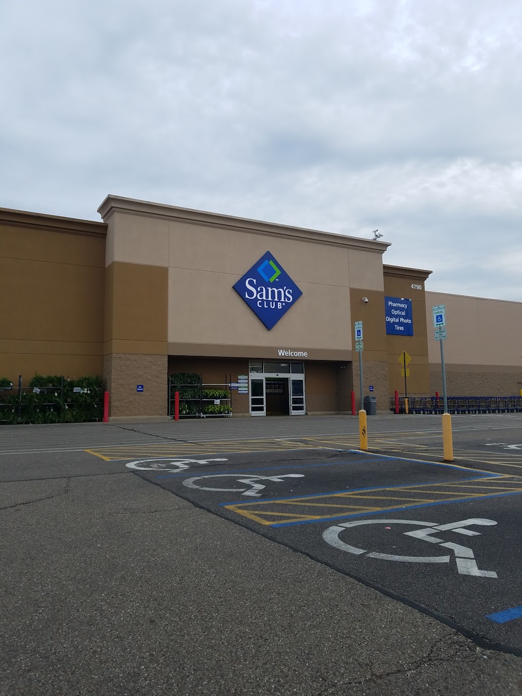 Sams Club | 4790 Portage St NW, Canton, OH 44720, USA | Phone: (330) 497-5295