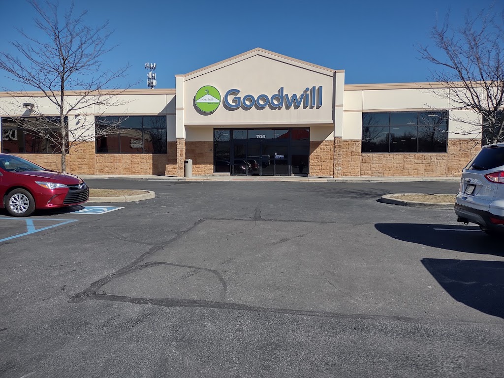 Goodwill Store | 709 US 31 S, Greenwood, IN 46142, USA | Phone: (317) 524-3663