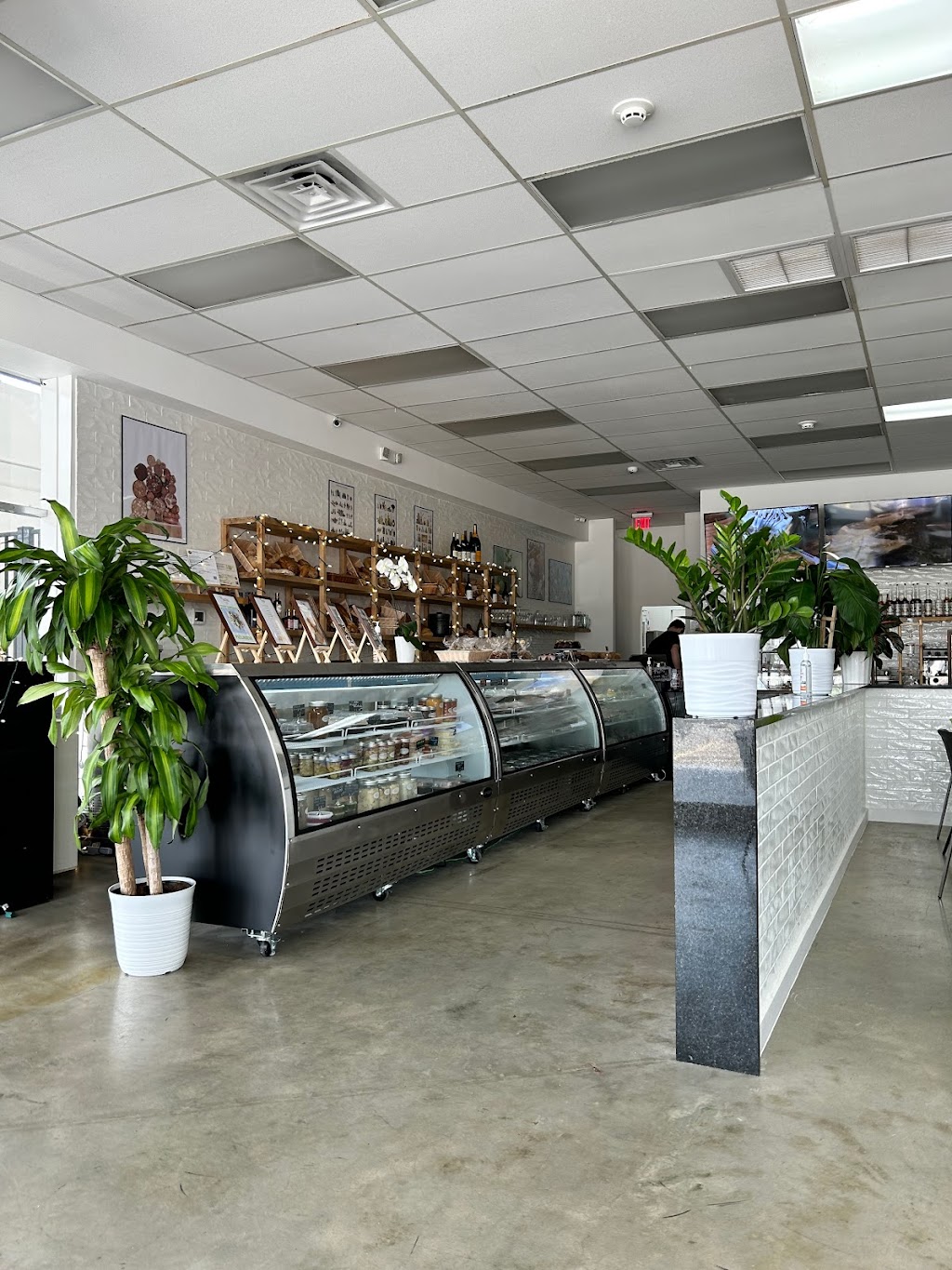 Bacres | 3333 N Tamiami Trail #70, Sarasota, FL 34234, USA | Phone: (941) 360-2400