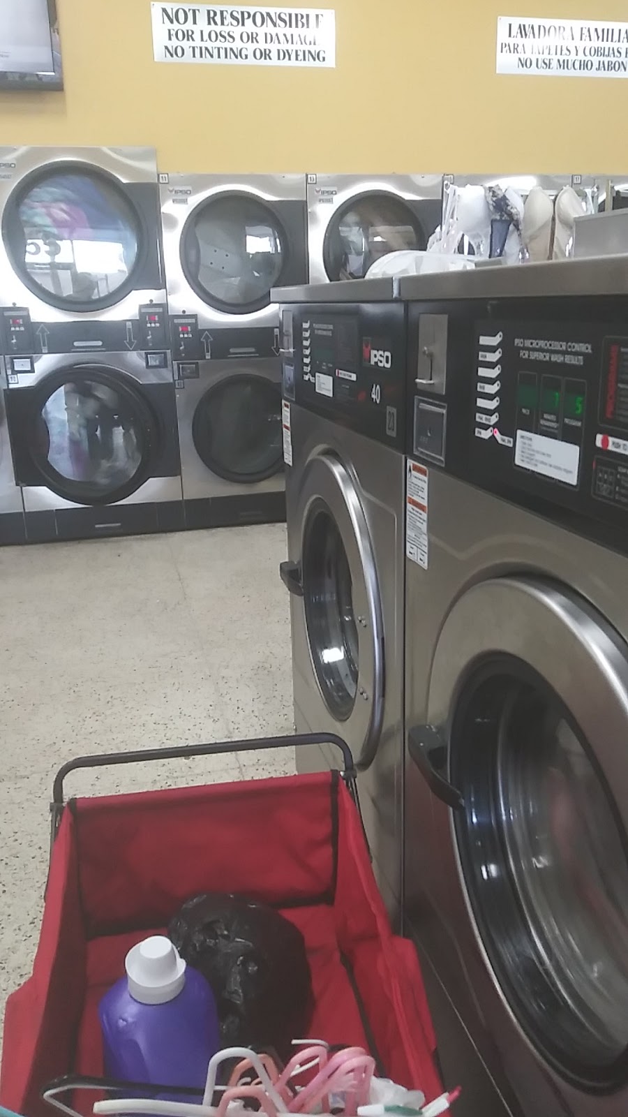 Laundromat of Tampa | 19255 Vanowen St, Reseda, CA 91335, USA | Phone: (818) 343-0801