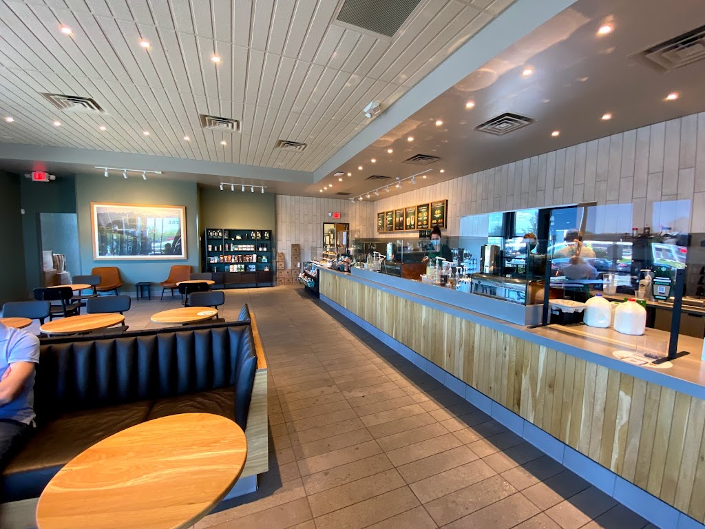 Starbucks | 827 E Green Bay Ave, Saukville, WI 53080, USA | Phone: (262) 277-9110