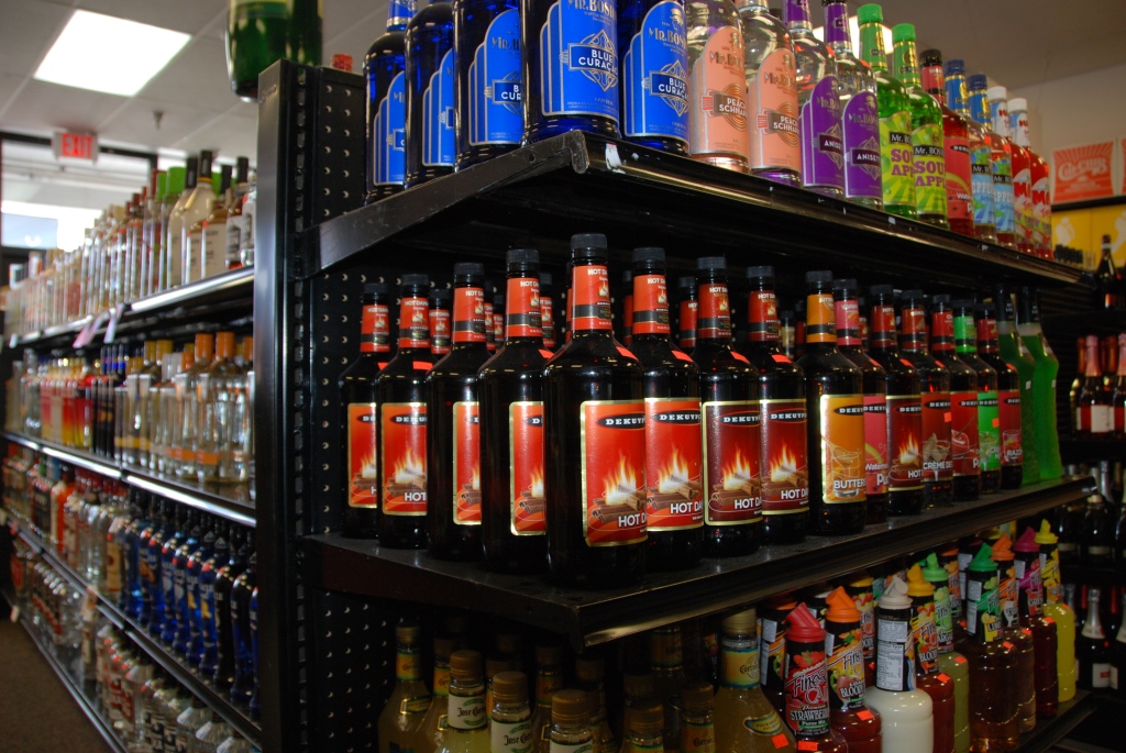 Riverfront Wine & Liquor | Riverfront Center, Amsterdam, NY 12010, USA | Phone: (518) 843-7410