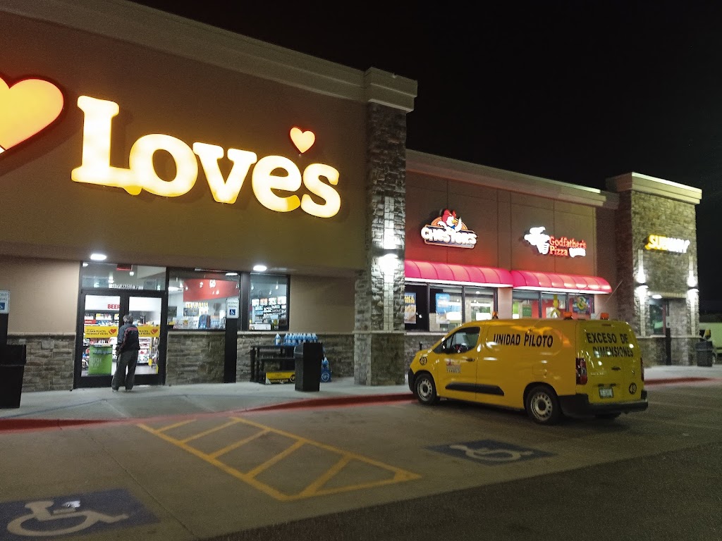 Loves Travel Stop | 101 Pinnacle Rd, Laredo, TX 78045, USA | Phone: (956) 727-6098